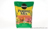  Miracle Gro Premium Potting Mix 8qt